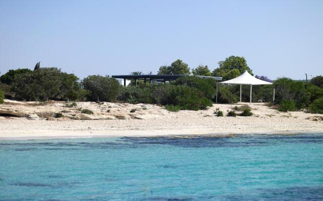 So White Club Resort