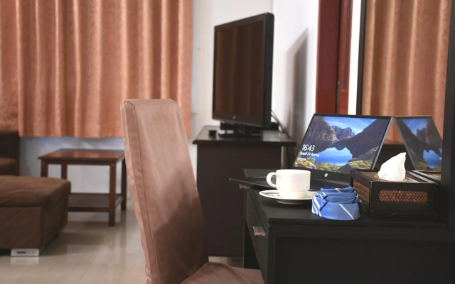 Centric Place Hotel