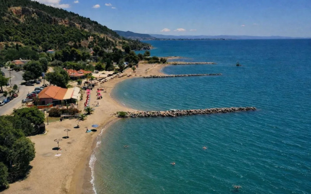 Ancient Vibe - Seaside Stay w Balcony Near Volos