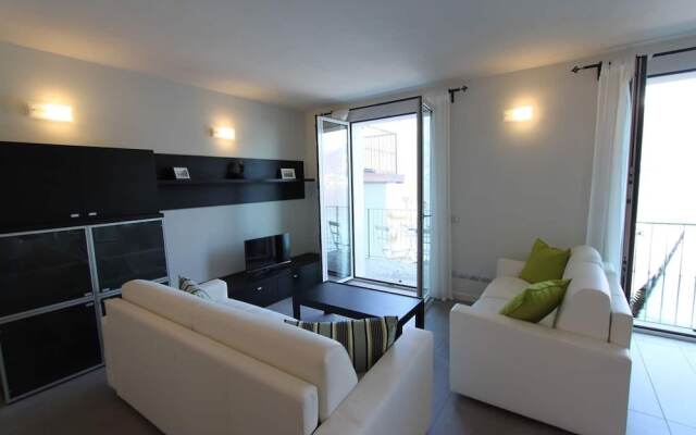 The Green House on the Lake