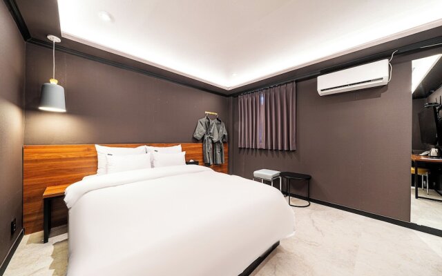Hotel May Yongsan
