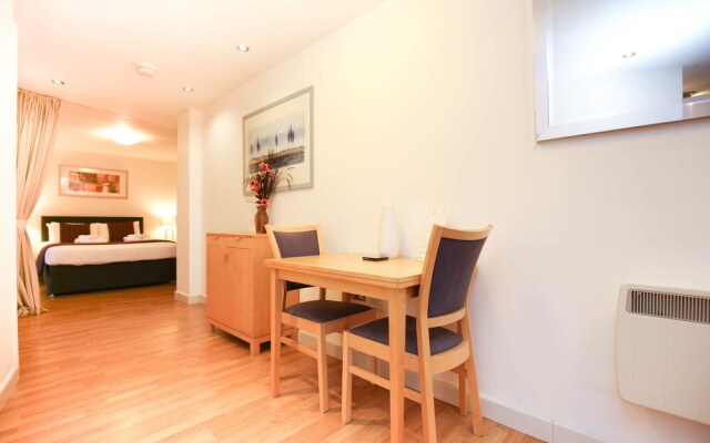 Baltic Quay Apartments Week2Week