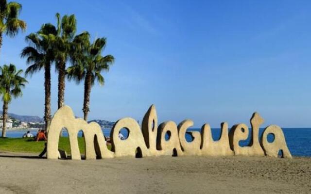 Holidays2malaga Refino Pool And Parking