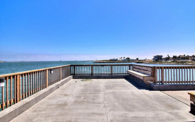 Channelview 208 2 Bedroom Condo by Redawning