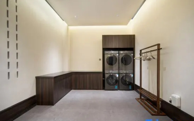 Hengxuan Hotel (Zhongxian Wanda Plaza)