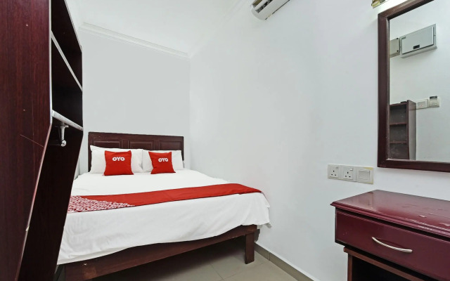 OYO 90572 J Hotel Masjid India