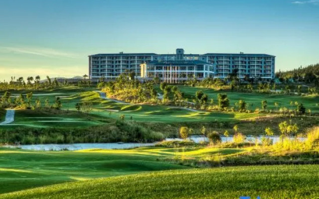 Tengchong International Golf Resort Hotel