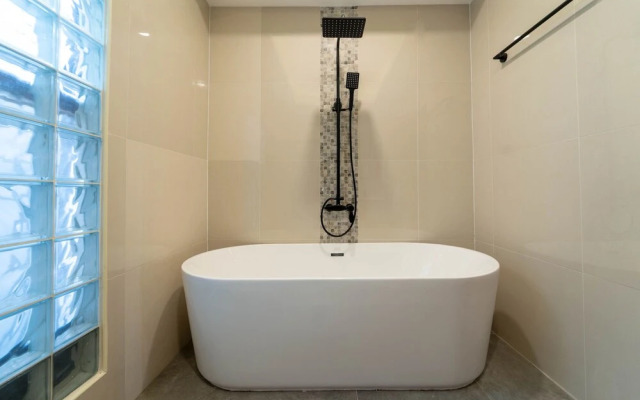 Tropical 3BR Pool Villa Amaya in Kamala
