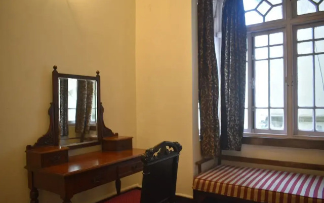 Pineridge Hotel