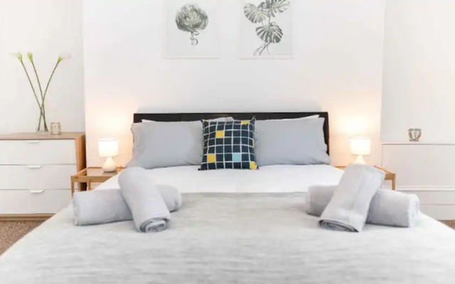 Aberdeen City Modern Apartment