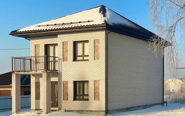 Yousinn (Yousinn) on 41/4 Dubovaya Street