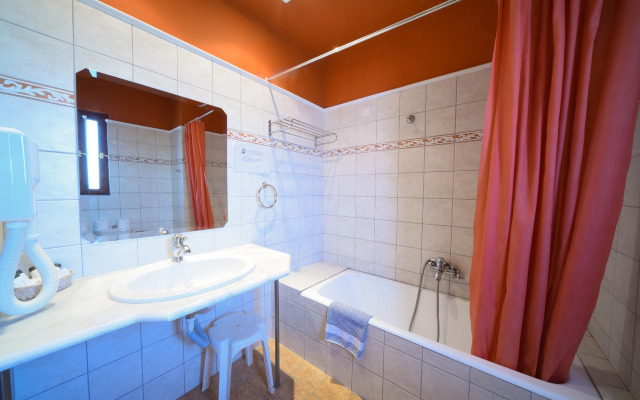 Mont Helmos Hotel