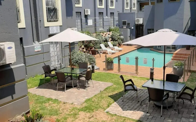 Airport Inn and Suites
