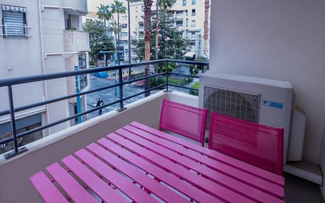 Bone Street Apartment