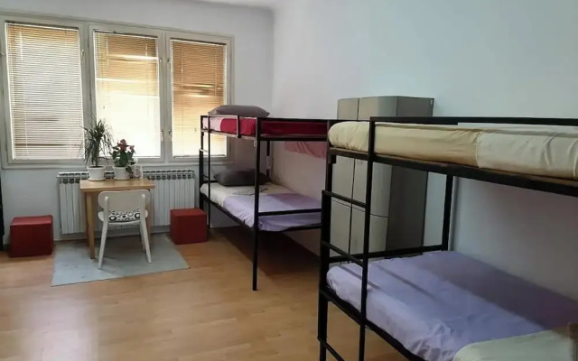 FG 1861 Hostel
