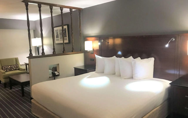 SureStay Plus Hotel by Best Western Greenwood