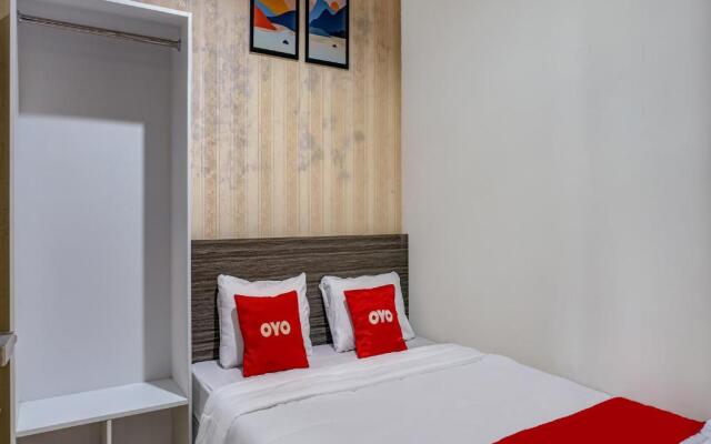 OYO 90940 Guesthouse Colombus G12