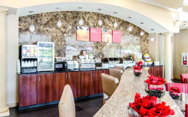 Comfort Suites Bentonville - Rogers