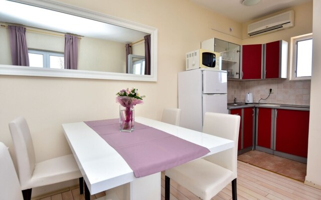 Melandura Dinji ka in Dinji ka