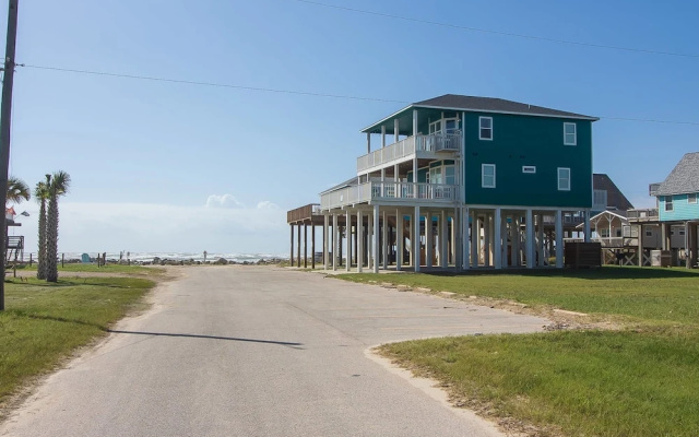 Gulf Adventures and Beachfront Relaxation Awaits