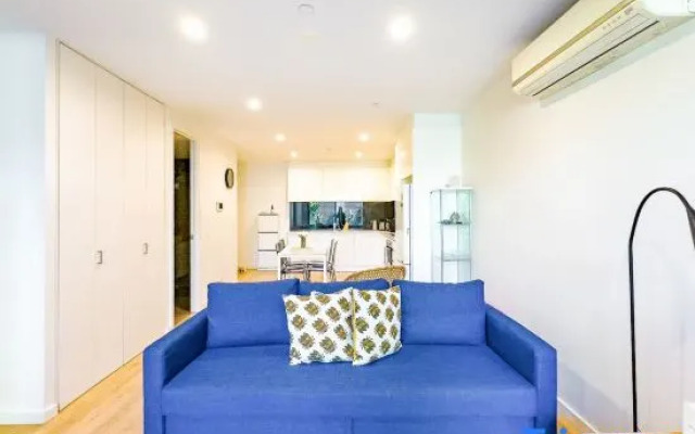 Pride Modern 2BR Apt in Bentleigh Private Garden Free Parking