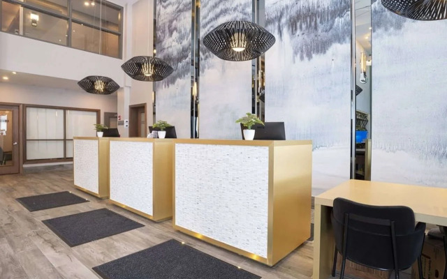 Sandman Signature Sherwood Park Hotel