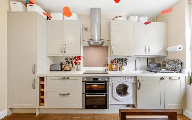Veeve - Cosy in the Heart of Angel