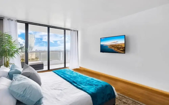 Stunning Balcony Views 4 Bedroom
