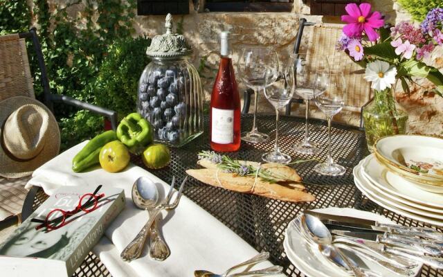 Luxurious Mansion in Souillac With Swimming Pool