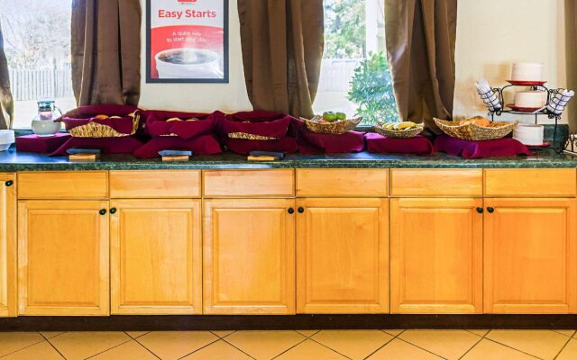 Econo Lodge Inn & Suites Hardeeville-I-95