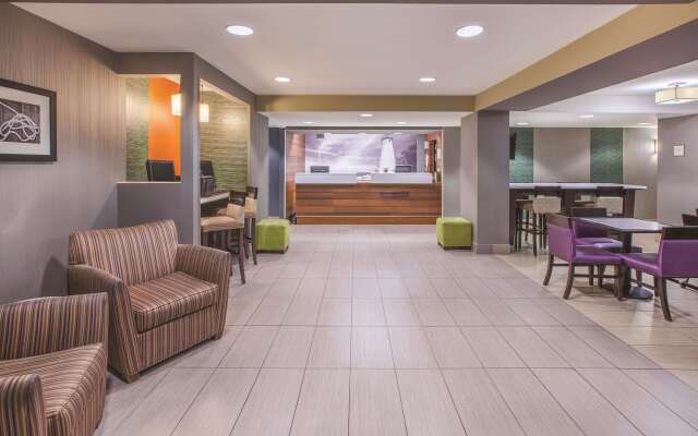 La Quinta Inn & Suites by Wyndham Erie