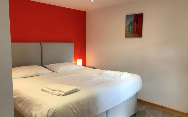 Woodpecker Glamping Cabin