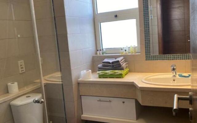 A lovely 2 BR apartment at Waterside