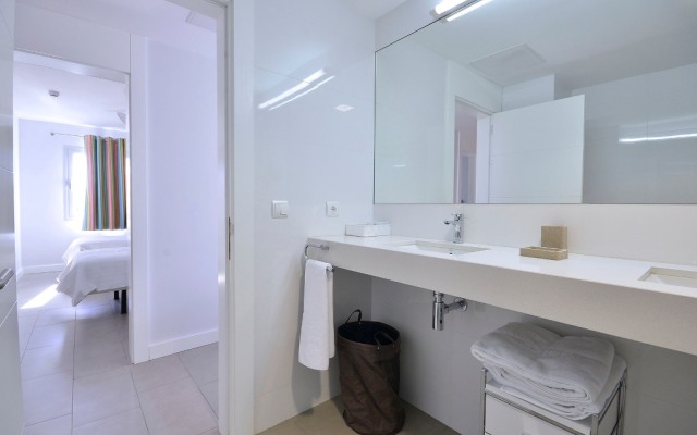 El Yate Hotel