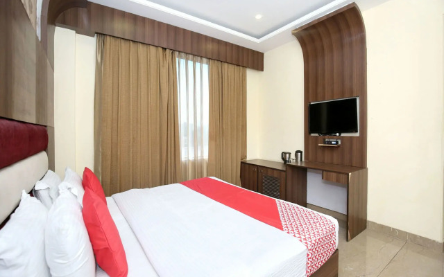 OYO 5710 The Majestic Crown Hotel
