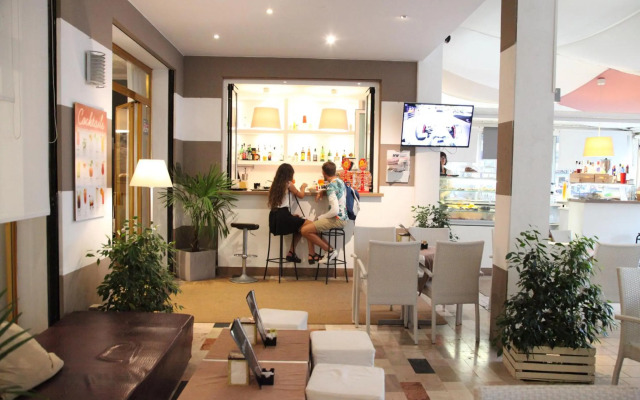 Hotel Moderno