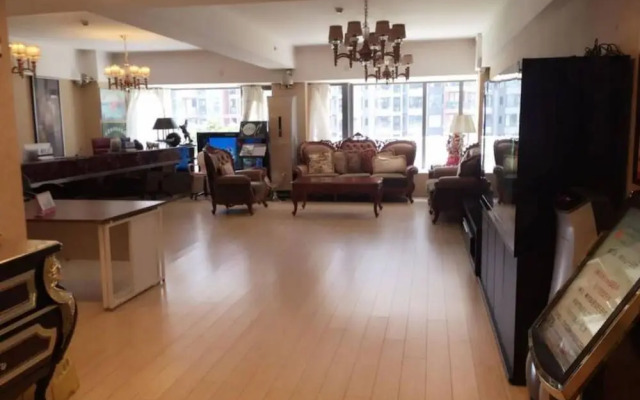 Chengdu Longhu Beach Hotel