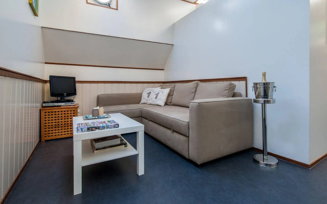 Houseboat apartments - Canal Belt East area