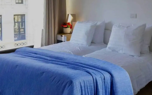Spacious 3BR 2/5 BA Near Diamond District by Oneluxstay