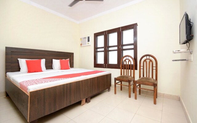 Hotel Tourist by OYO Rooms