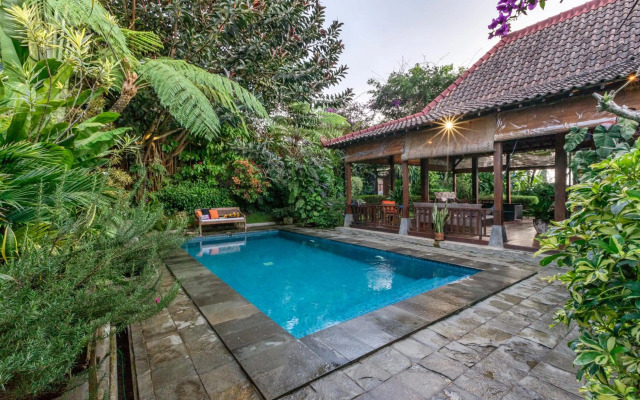 Villa Mulyono