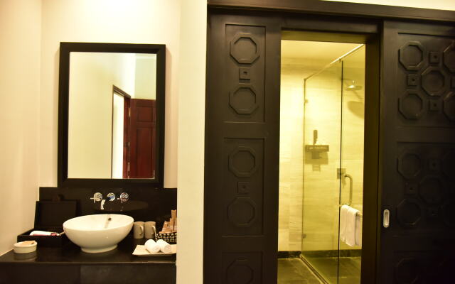 Lapochine Beach Resort (Formerly Ana Mandara Hue)
