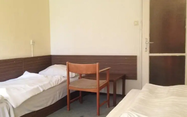 Party Beach Youth Hostel