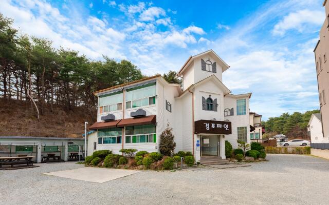 Gangneung gyeongpo pine pension
