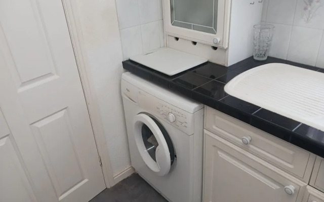 Captivating 3-bed House in Saint Helens