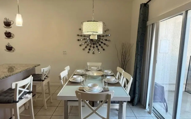 Spacious Family Townhouse Kissimmee - Sleeps 8