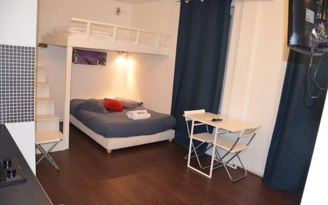 Hotel Studios Phenicio Porte de Versailles