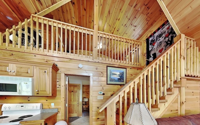 Hugs 'N Kisses by Jackson Mountain Rentals