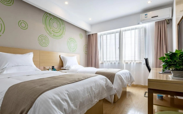GreenTree Inn Changzhou Zouqu Town Taifu Times Square Zhenzhong Road Express Hotel – Guest Rooms – Changzhou