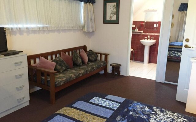 Aarn House B&B Airport Accommodation